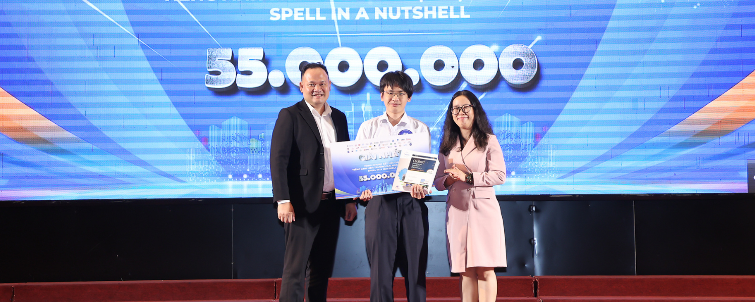 UEH Student with Grand First Prize at the "Spell in a Nutshell 2025" English Competition