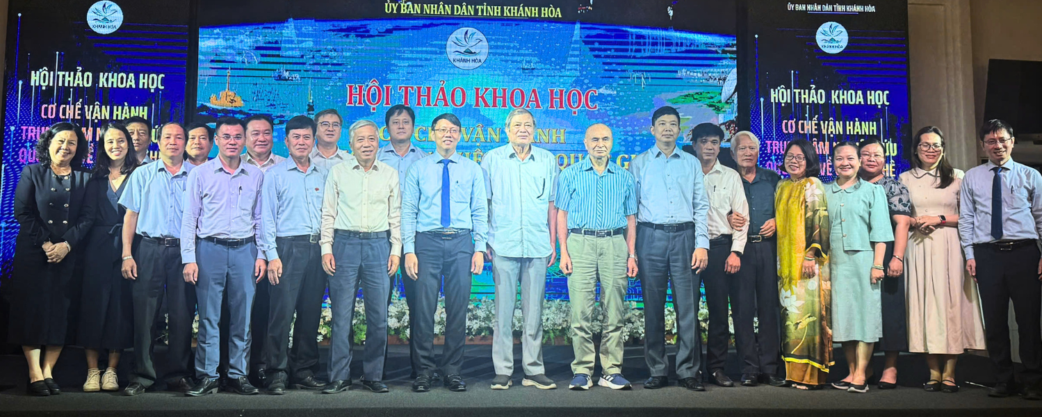 UEH Participates in Sharing and Discussion at the Scientific Conference on the Operating Mechanism of the National Research Center for Ocean Technology in Khanh Hoa
