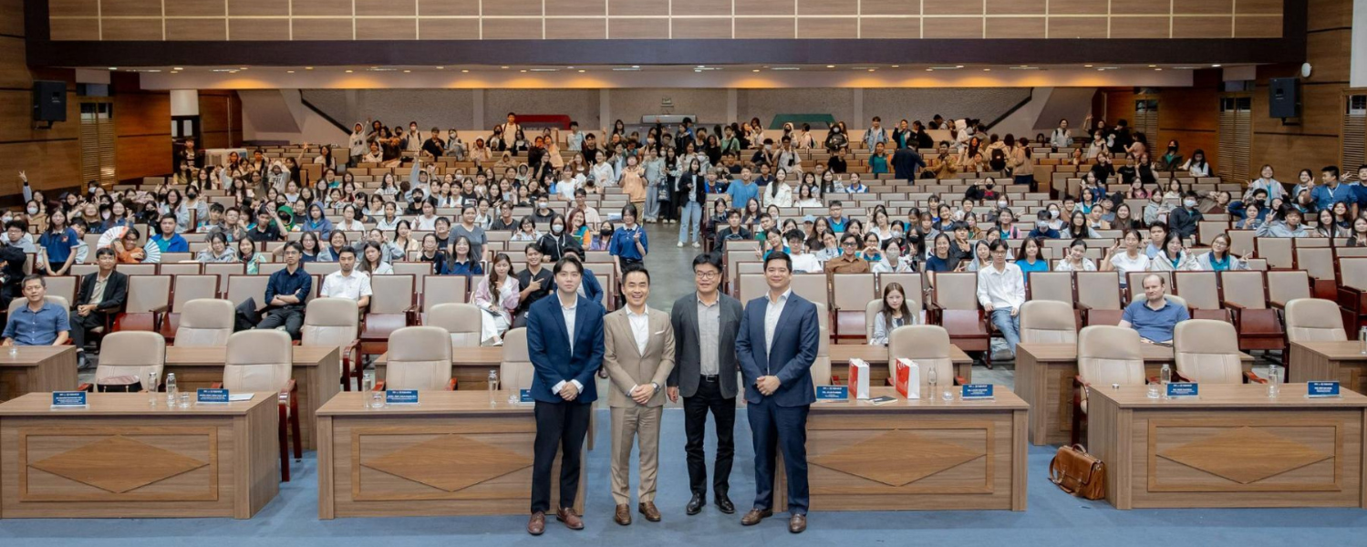 Dialogue Forum "From Vietnam to Silicon Valley: How Startups Enter Global Innovation Ecosystems" Connects Global Innovation Ecosystem with Vietnam