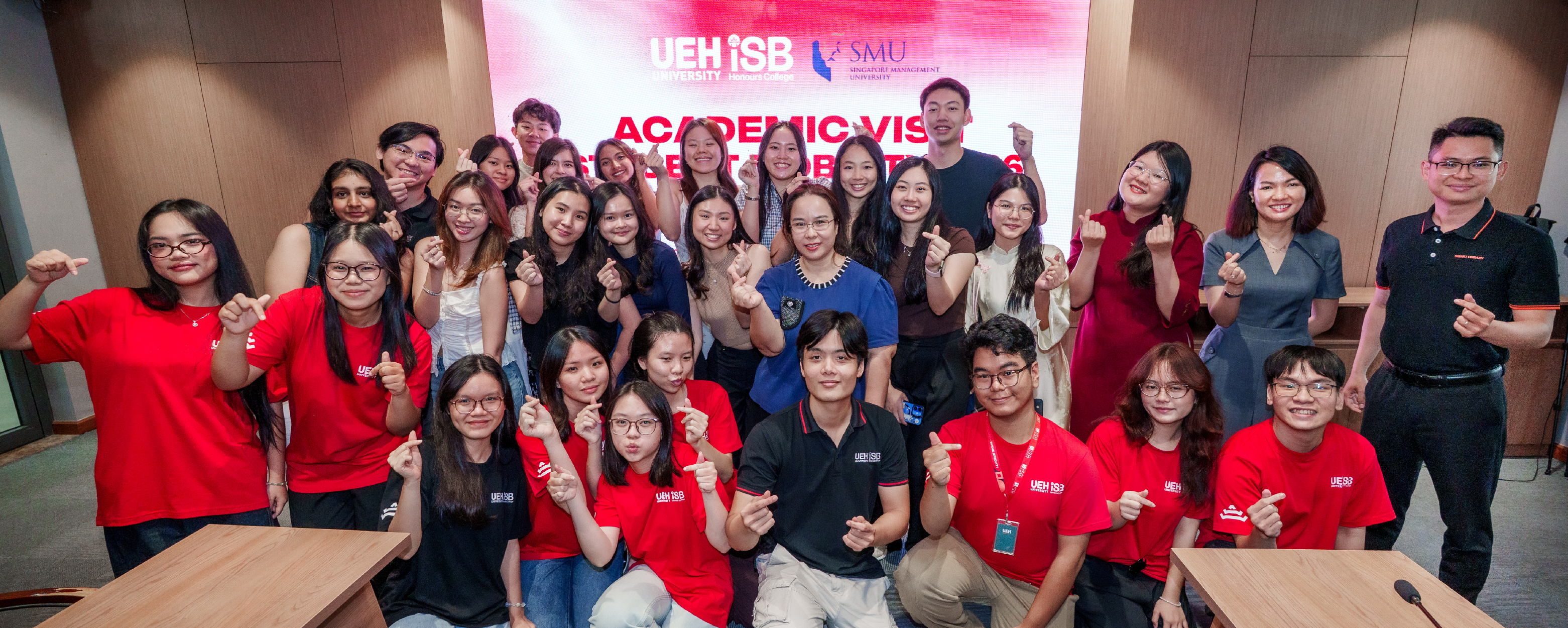 UEH.ISB Honours College Welcomes Singapore Management University Student Delegation for Academic Exchange and Cross-Cultural Connection Program