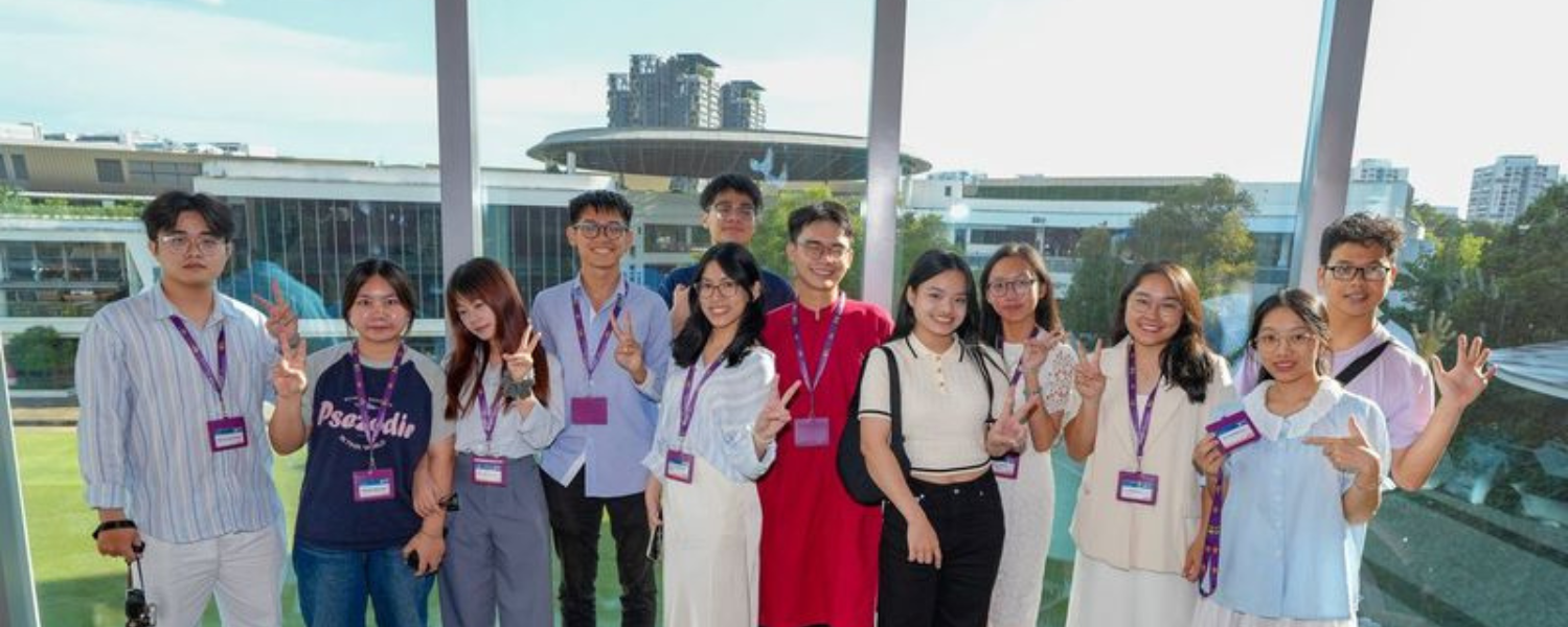 UEH Students Participate in the NUS Young Fellowship Programme 2026
