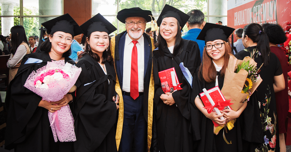 UEH considers enrolling graduates of foreign high school programs