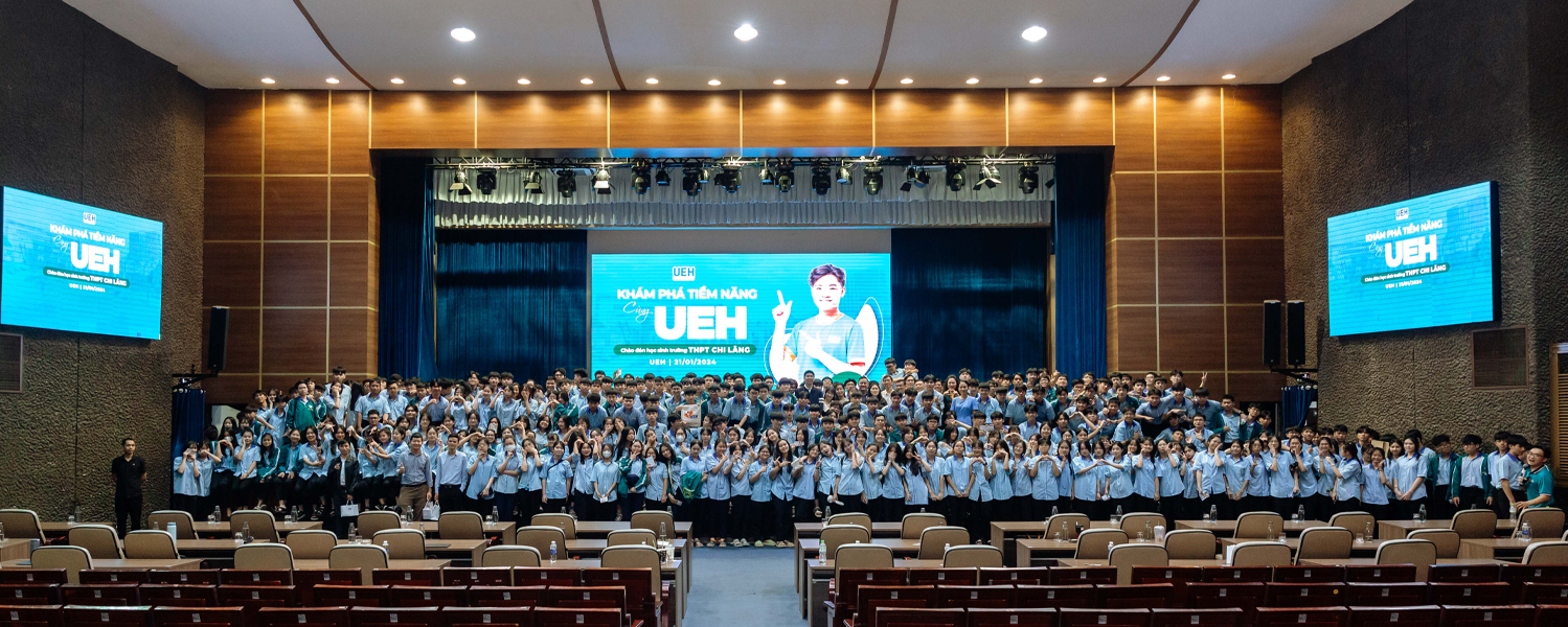 More than 700 high school students participating in the experience program "Exploring Potential with UEH"

