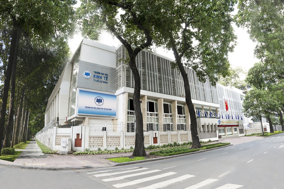 The Vietnamese Government encourages the University of Economics Ho Chi Minh City, one of the three key universities of Vietnam, to attract foreign laborers under the pilot program for university autotomy expansion