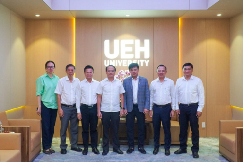 UEH Welcomes Partners for Vietnamese Teachers' Day (November 20), Spreading the Values of 'Enduring Bonds – Gratitude – Connection'
