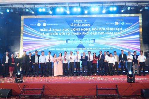 UEH Partners with Can Tho in Shaping Smart City Development and Modern Logistics Strategies
