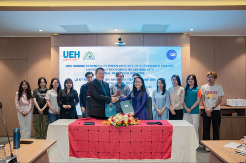 Memorandum of Understanding Signing Ceremony between the UEH Sustainable Finance Institute and the Global Reporting Initiative (GRI) 
