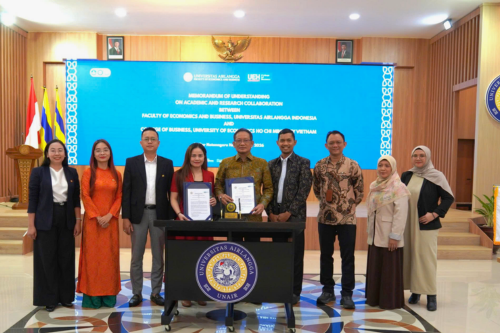 UEH College of Business Signs Partnership Agreement with the Faculty of Economics and Business, Universitas Airlangga, Expanding Its Global Partnership Network