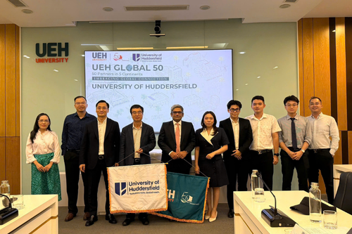 UEH collaborates with the University of Huddersfield to launch the Joint Ph.D. Training Program in Business and Management